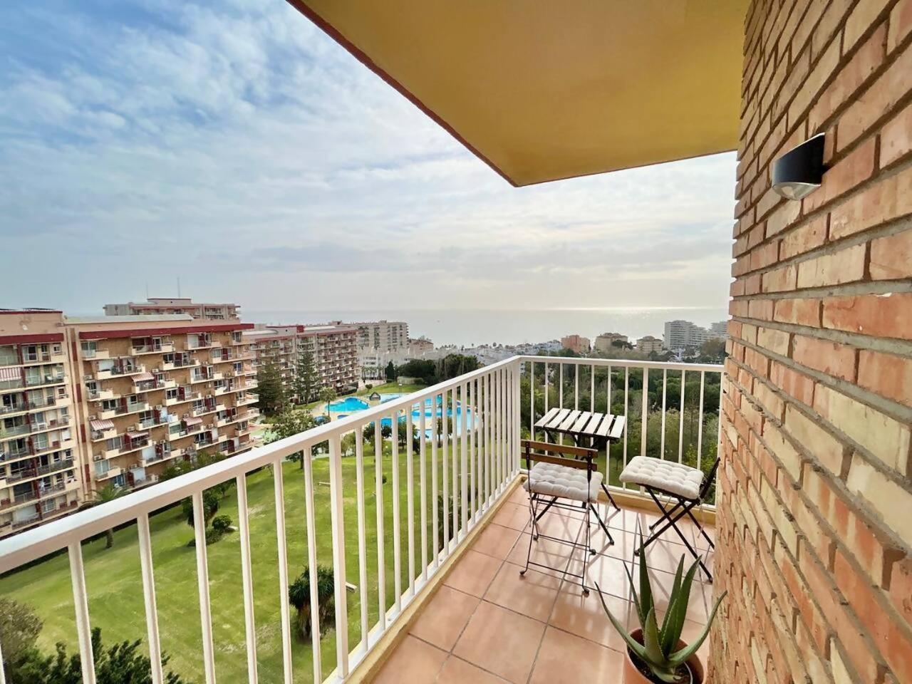 Acogedor Apartamento En Benalmadena Vistas Exterior photo